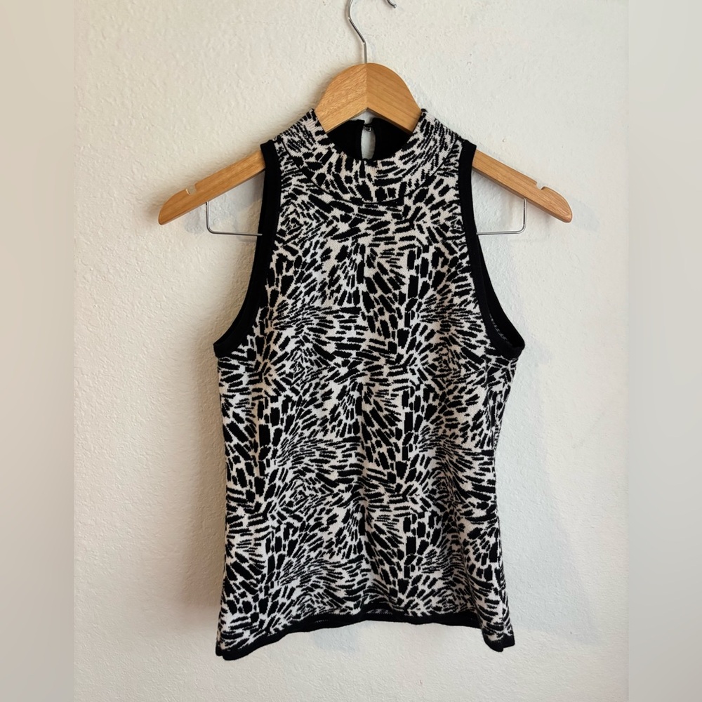 White House Black Market Monochrome Patterned Tank Top